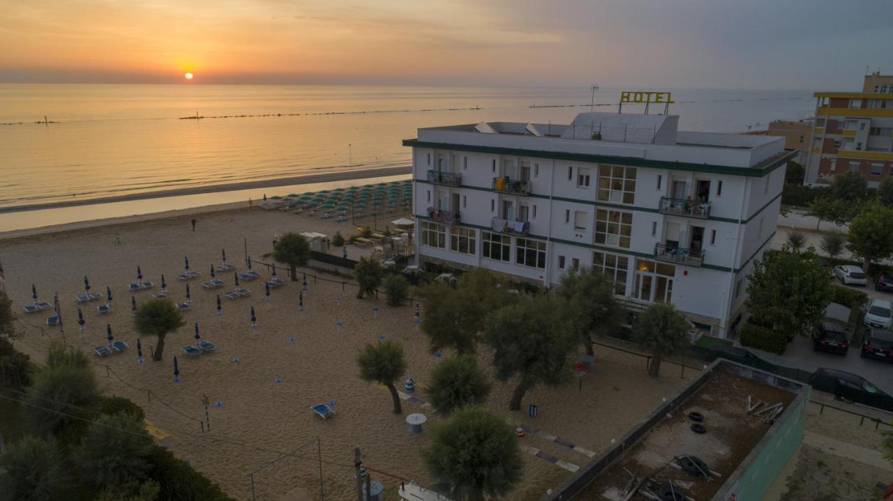 מארוטה Hotel Internazionale מראה חיצוני תמונה