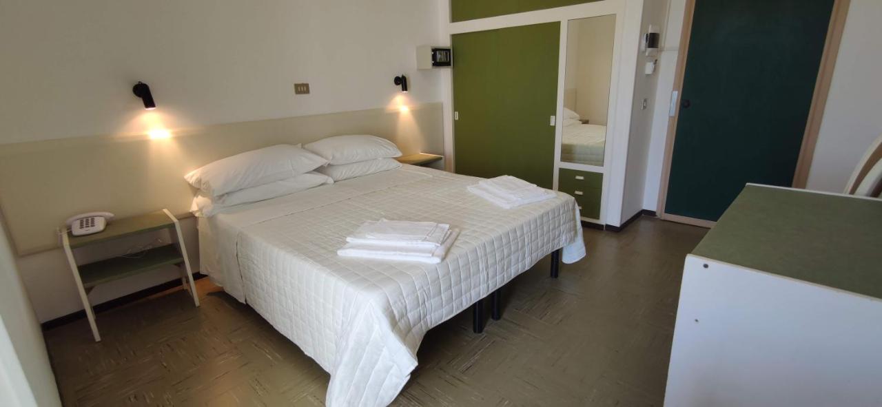 מארוטה Hotel Internazionale מראה חיצוני תמונה